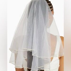 Amanda uprichard wedding veil
